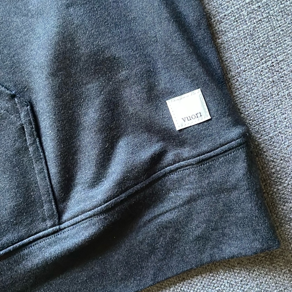 Vuori Oversized Halo Hoodie Black Heather NWT - Picture 6 of 6